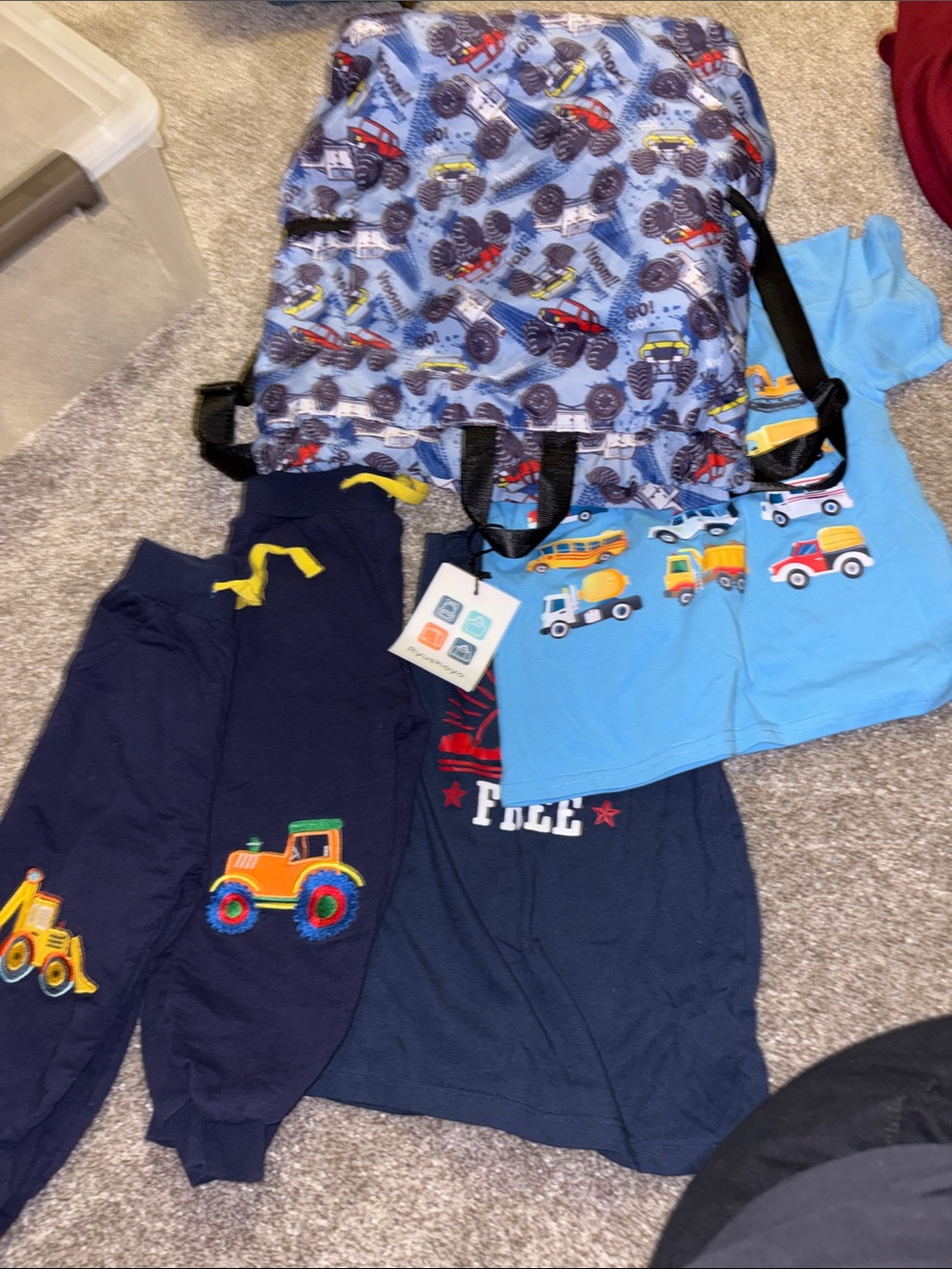 2T 3T boys clothing bundle pants shirts. Never worn. Bag included